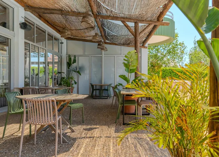 Junto A Com Piscina. Appartamento Portimão